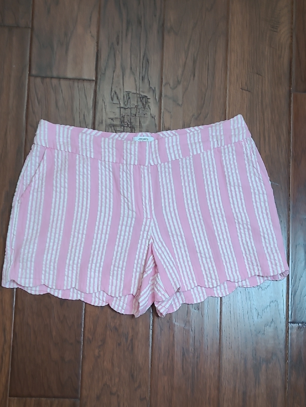 Crown & Ivy Pink & White Striped Seersucker Shorts with Scalloped Hem size 4